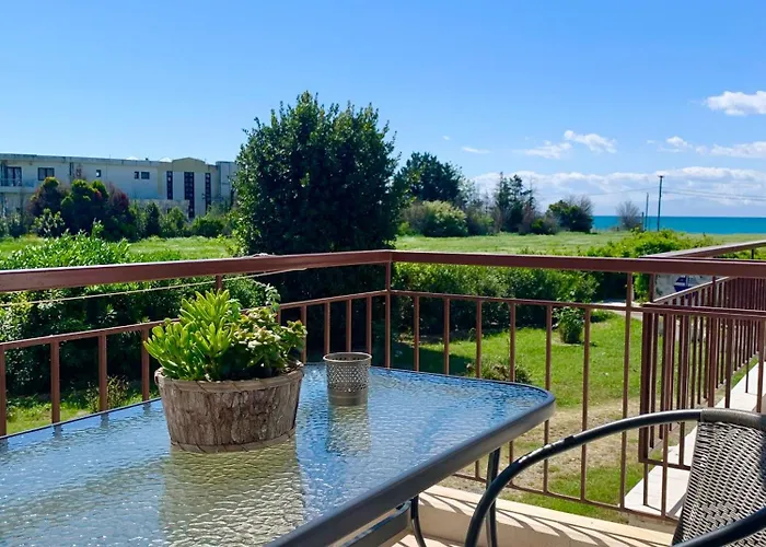 Lovely Apartment By The Sea.....